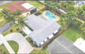 Cozy Beach Style 3-bedroom Home with Heated Pool